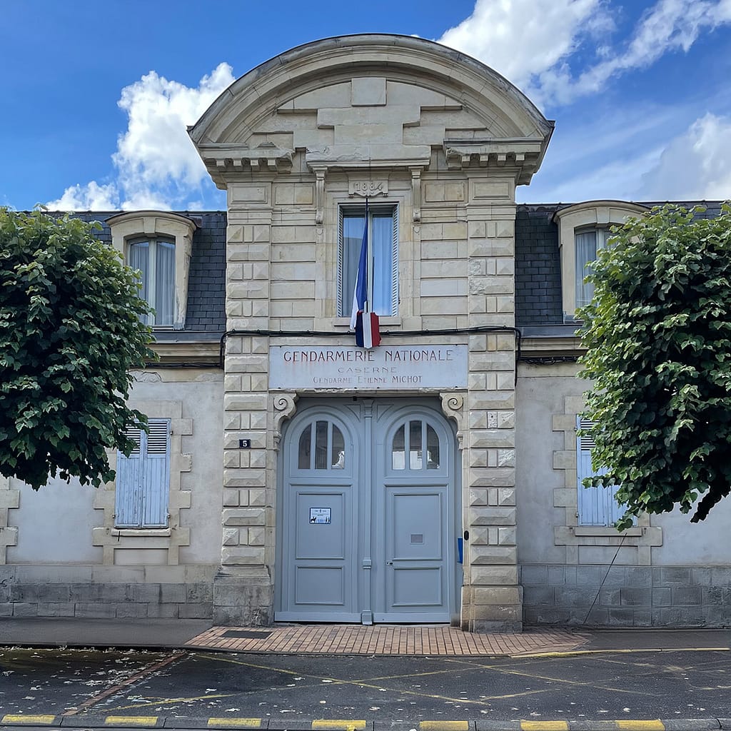 Façade de la caserne Michot à Nevers