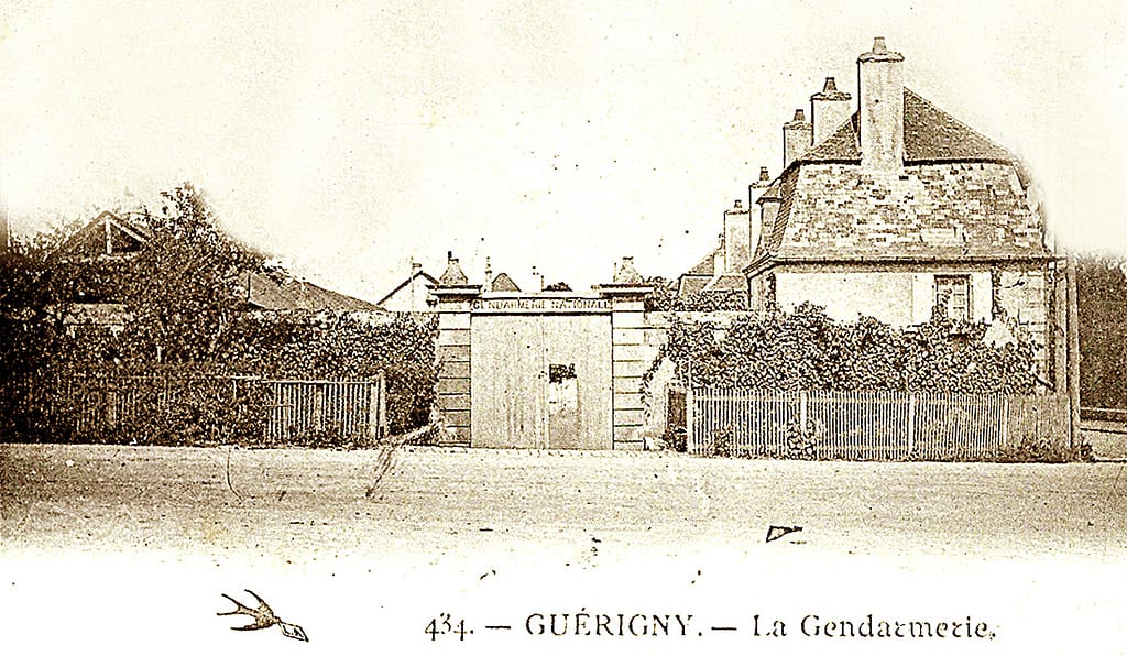 La gendarmerie de Guérigny (carte postale)