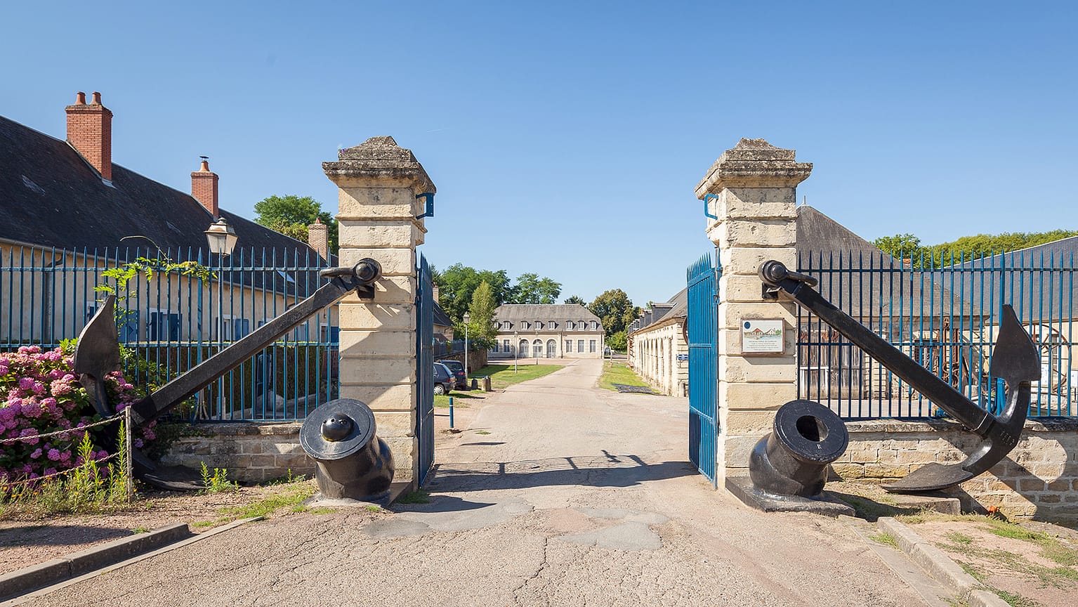 Entrée des anciennes Forges Royales. Guérigny
