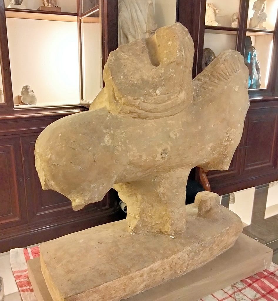 La déesse Épona (Musée Archéologique de la Porte du Croux à Nevers)